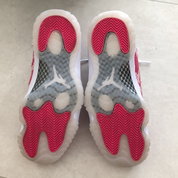 Authentic Women’s air Jordan 11 Retro Low. Size 8 - Picture 4 of 8
